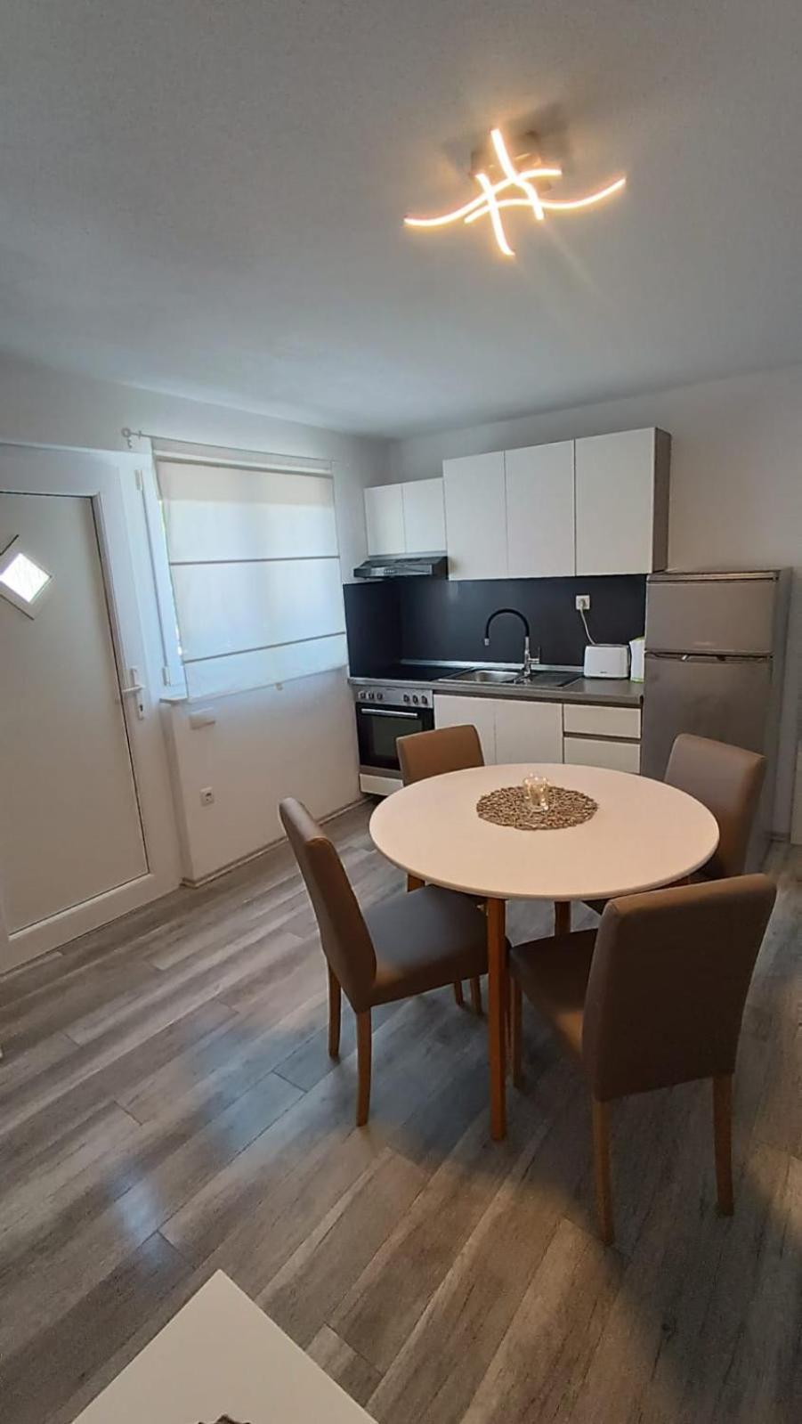 Apartments Boric Cres Exterior photo